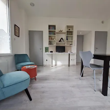 Lumineux De 2 Pieces - Quartier Anime D'haussonville, - Fr-1-584-317 Apartamento *