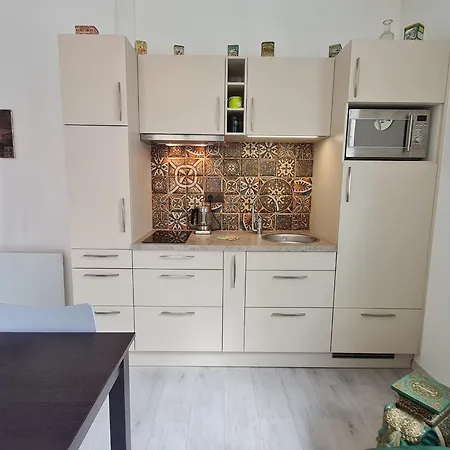 Apartamento Lumineux De 2 Pieces - Quartier Anime D'haussonville, - Fr-1-584-317